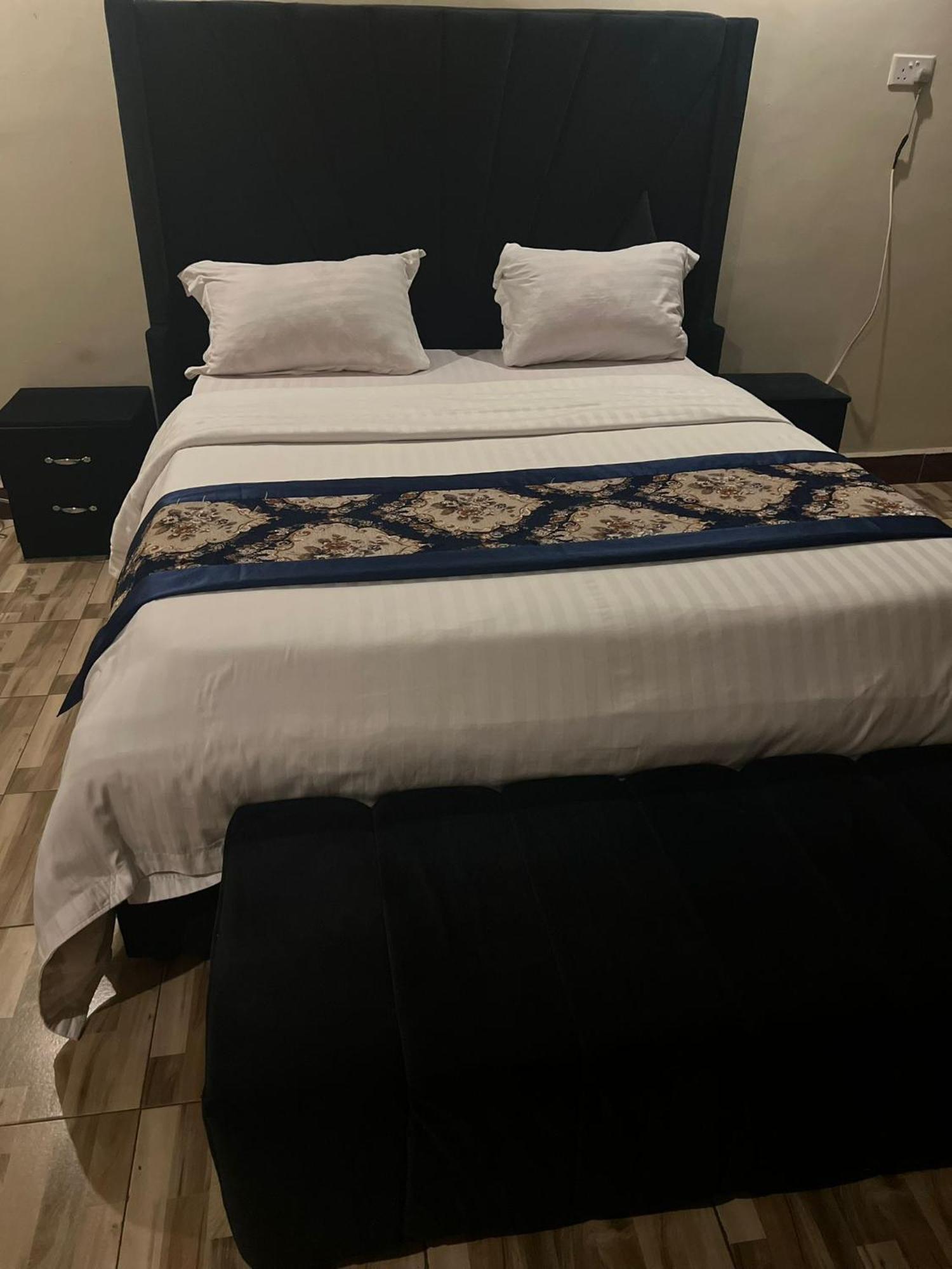 Royal Hotel Apartments Kampala Zewnętrze zdjęcie