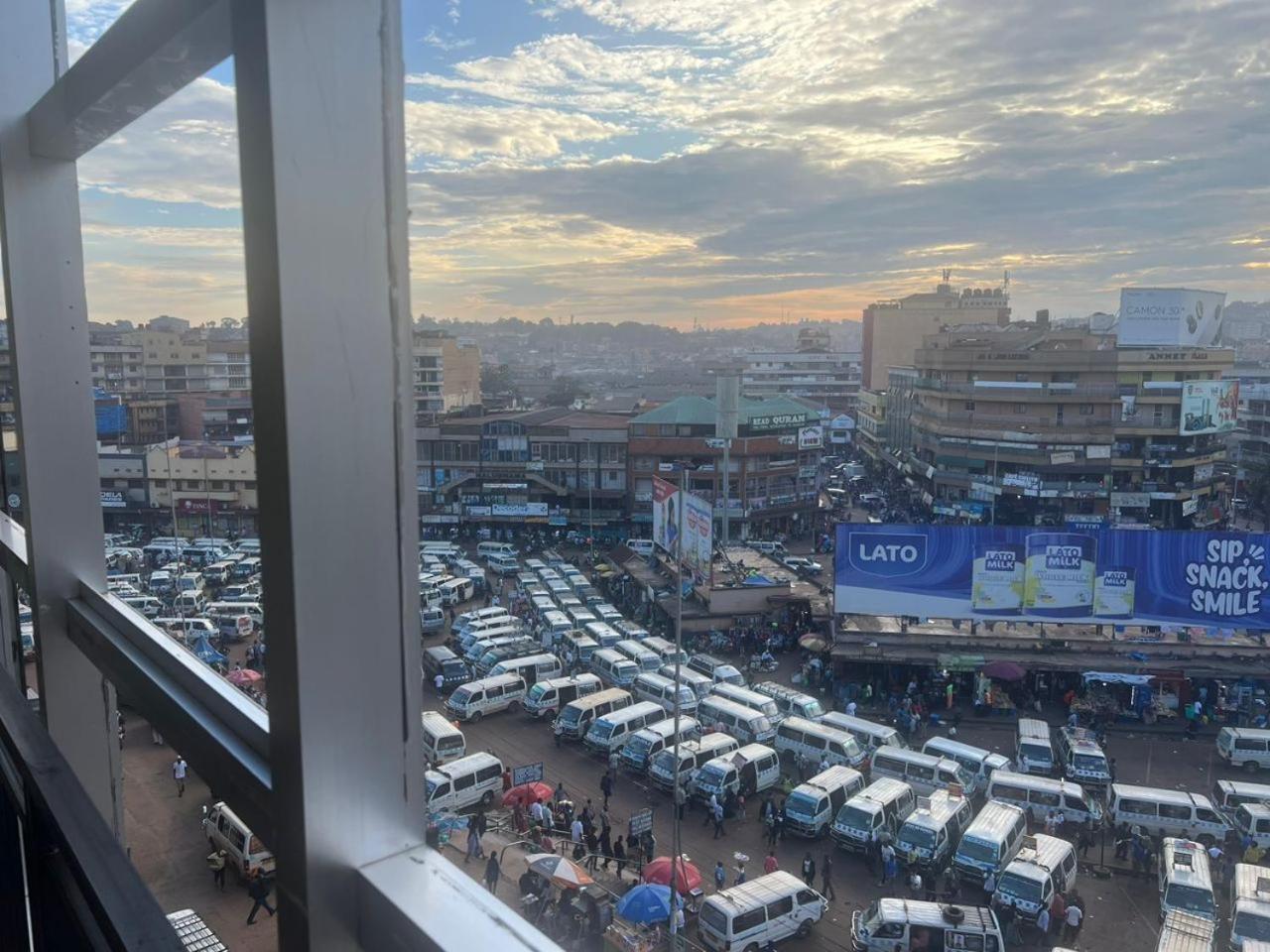 Royal Hotel Apartments Kampala Zewnętrze zdjęcie