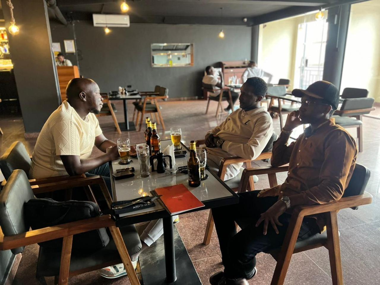 Royal Hotel Apartments Kampala Zewnętrze zdjęcie