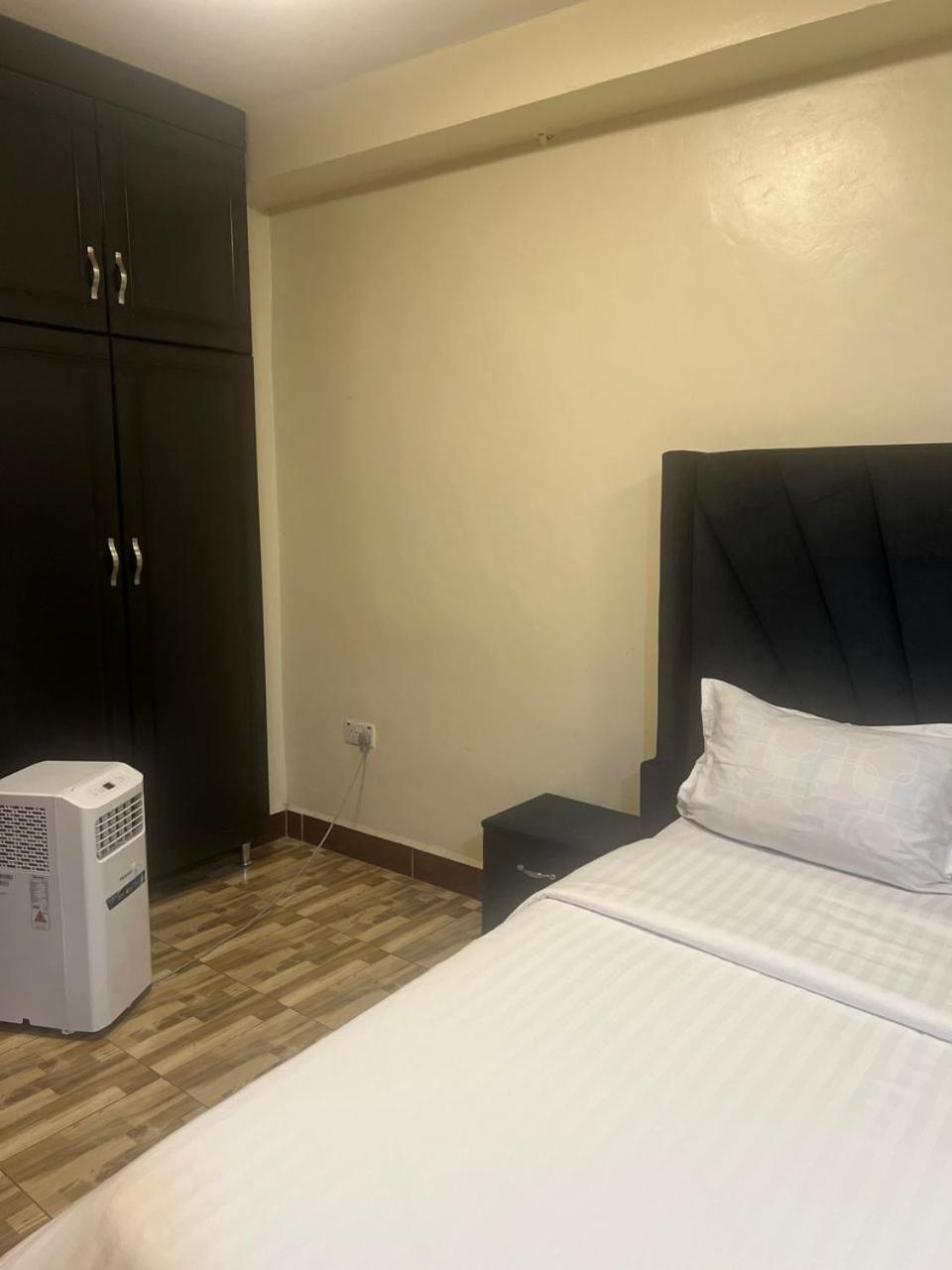 Royal Hotel Apartments Kampala Zewnętrze zdjęcie