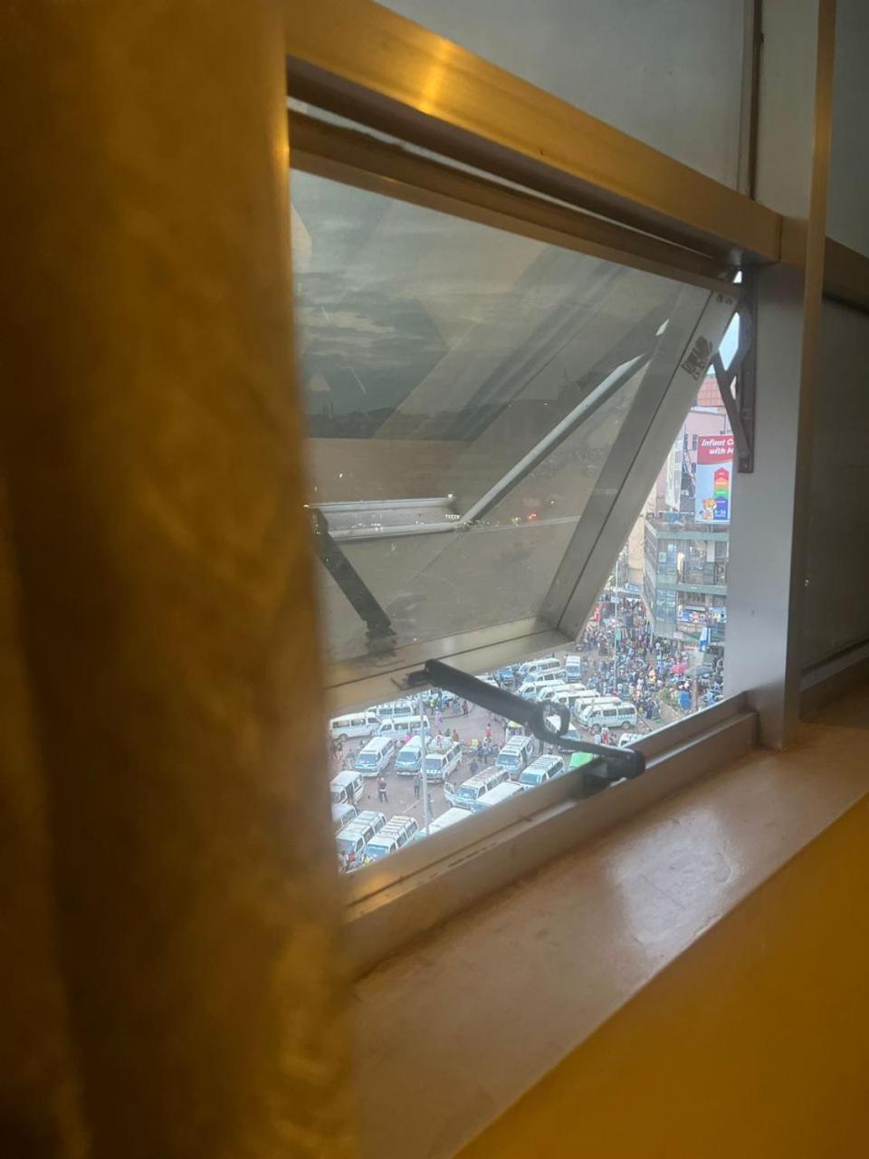 Royal Hotel Apartments Kampala Zewnętrze zdjęcie