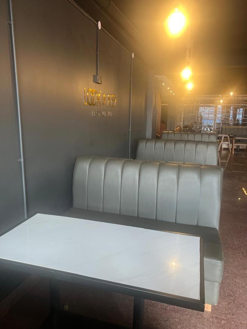 Royal Hotel Apartments Kampala Zewnętrze zdjęcie